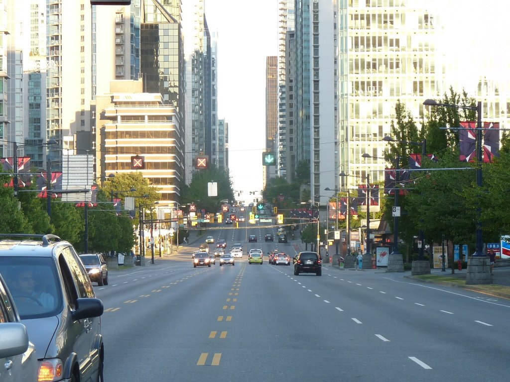 Dans le centre de Vancouver le soir RE_09_colbrit_015_rue_vancouv.jpg