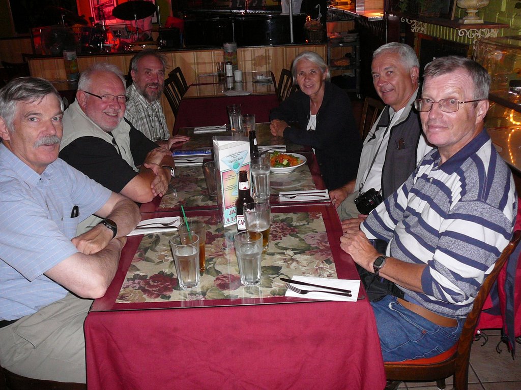 Vancouver, le premier repas de l'équipage de Gérard. RE_09_colbrit_016_vancouv.jpg