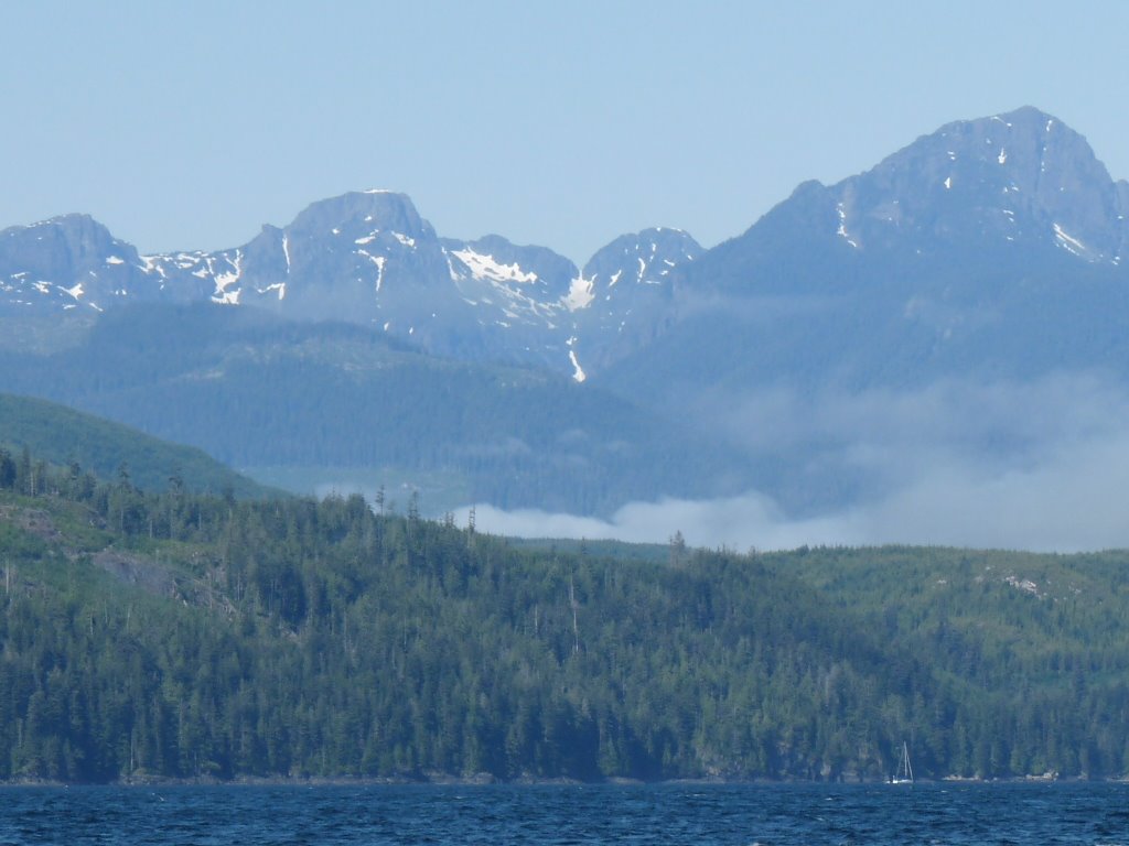 Desolation sound, Le paysage montagneux vu de Johnstone Strait RE_09_colbrit_024_Johnson_Strait.jpg