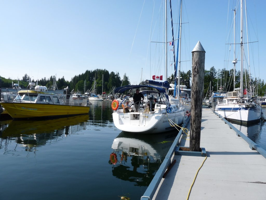Port Hardy un port où toutes les avitaillements sont possibles RE_09_colbrit_031_Port_Hardy_marina.jpg