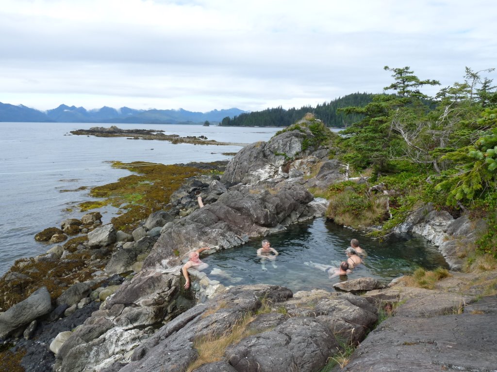 Hots spring island où le nombre de visiteur est limité pour protéger le site RE_09_colbrit_062_Hot_Spring_source.jpg