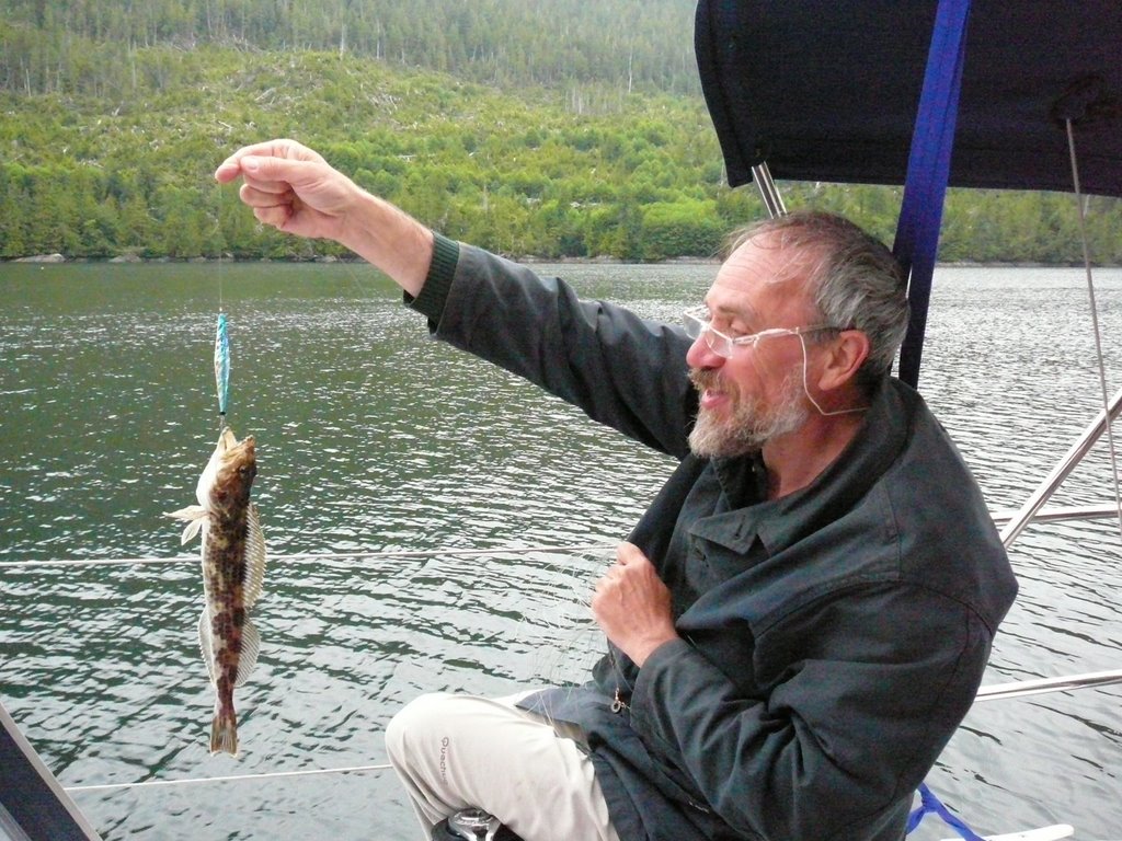 Toujours Michel plus modestement pour le repas du soir dans la baie de Savety cove RE_09_colbrit_074_savety_cove.jpg