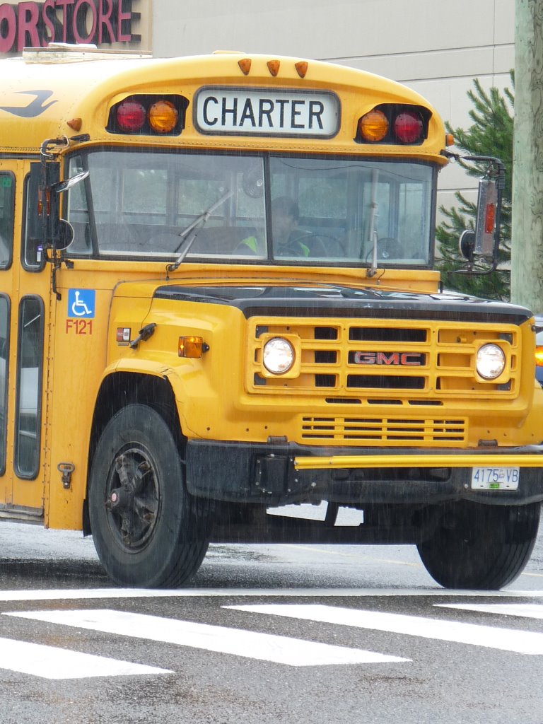 A Prince Rupert, les cars jaunes rappellent que la civilisation est bien là RE_09_colbrit_093_Prince_Rupert_bus.jpg